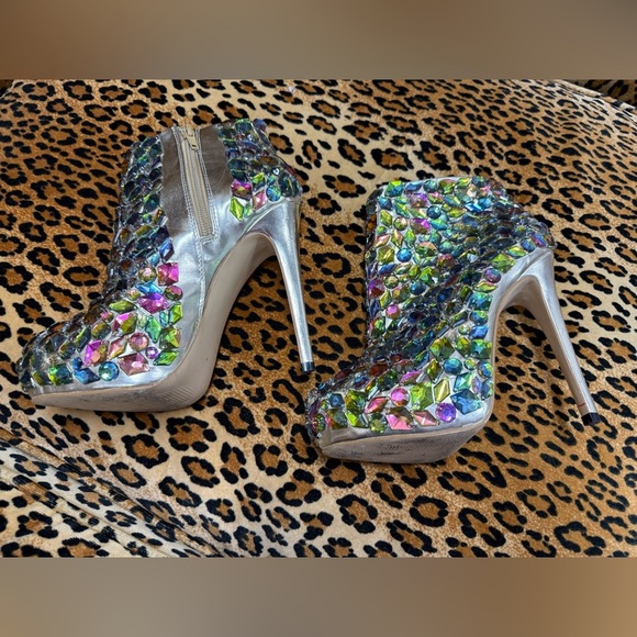Multicolor Crystal Embellished Women's Ankle Boots - Picture 4 of 7
